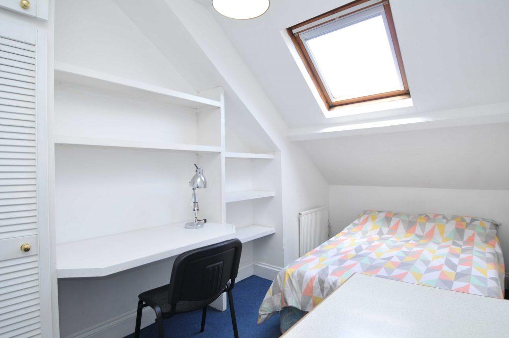 14 Napier Terrace - Maisonette 14 Napier Terrace - Maisonette, Plymouth, Devon, PL4 6ER Image 2