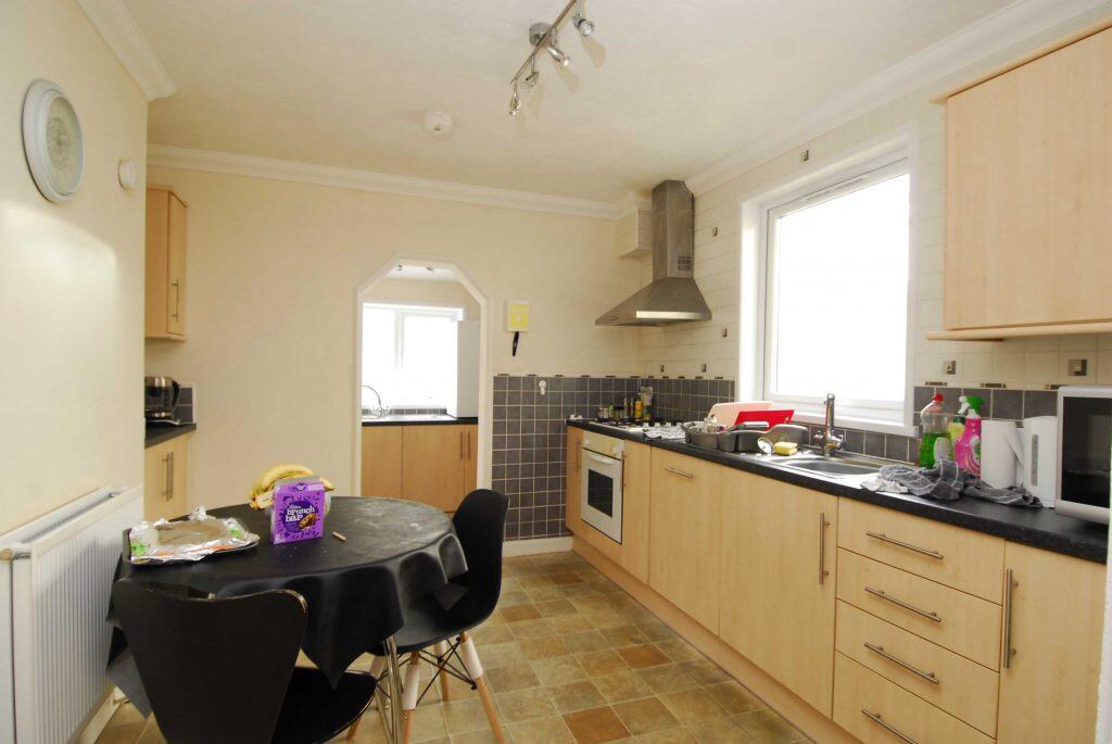 19 Lipson Avenue Image 3