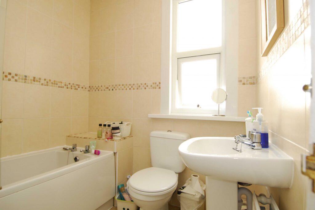 19 Lipson Avenue, Plymouth, Devon, PL4 8SQ Image 3