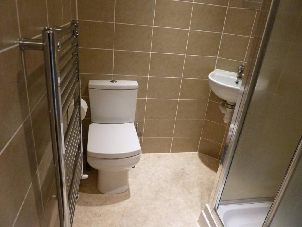 12 Whitefield Tce, Flat 2 Image 3