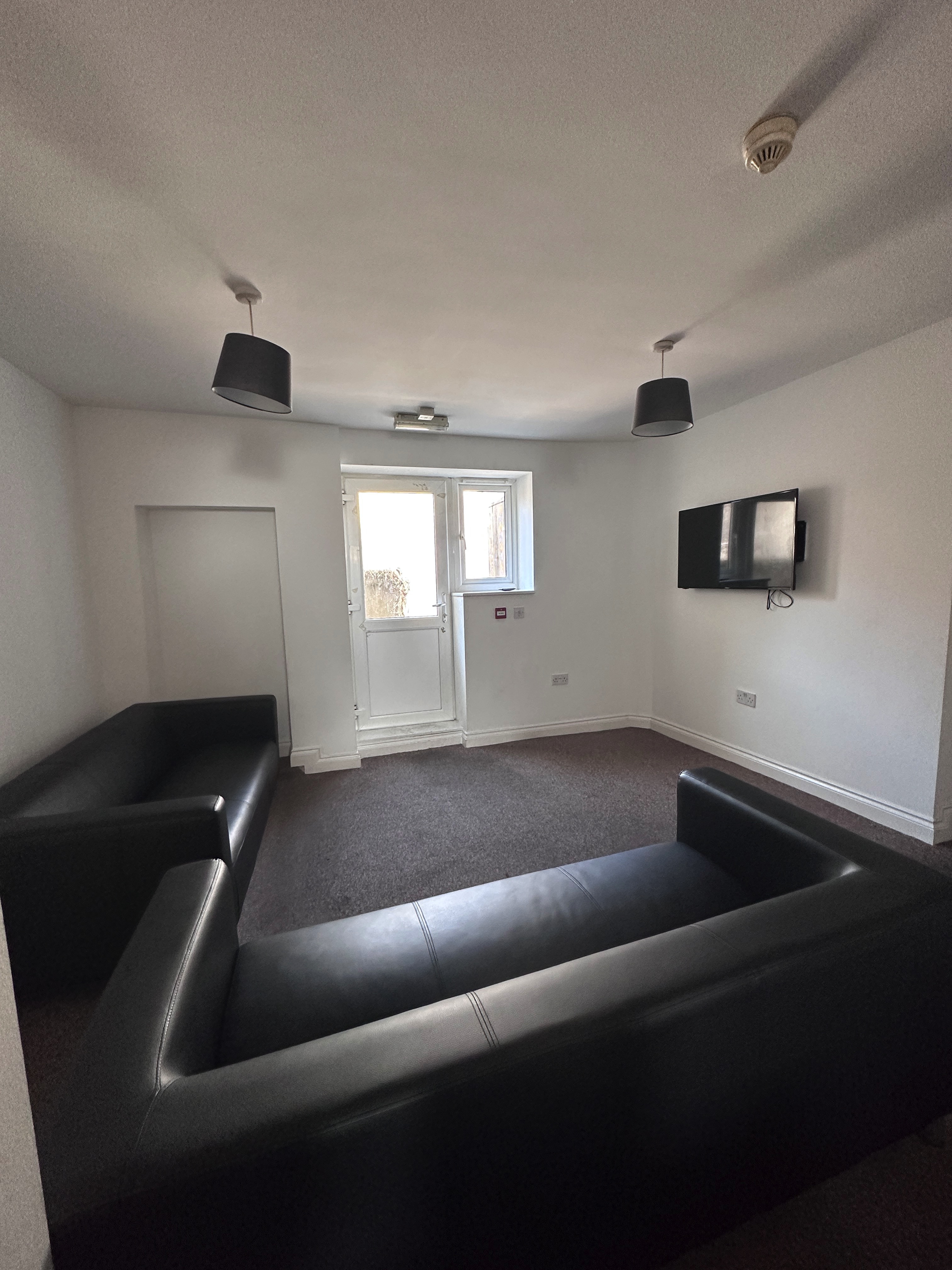 64 Salisbury Road Image 1