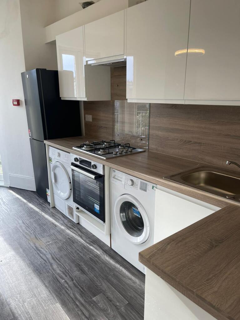 28 Lisson Grove Image 1