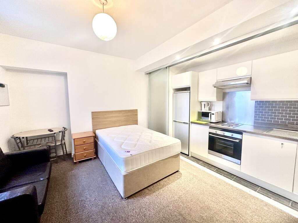 12 Whitefield Tce, Flat 8 Image 1