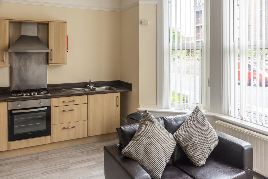 10 Lipson Road, Flat 1 Image 1