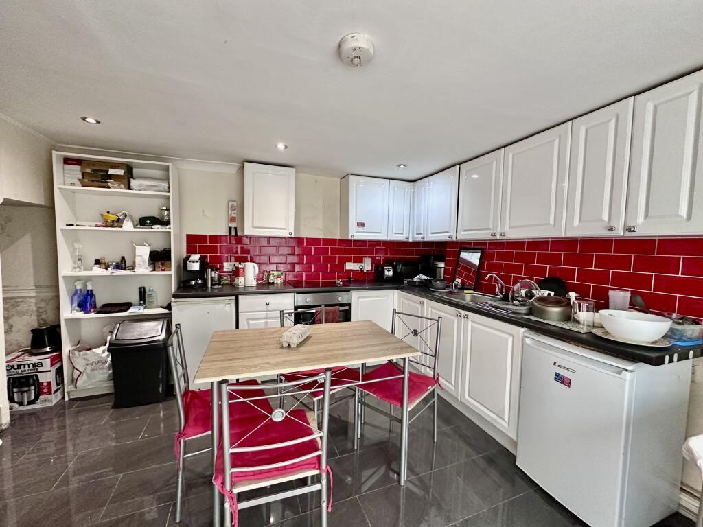 4 Radnor Street Image 1