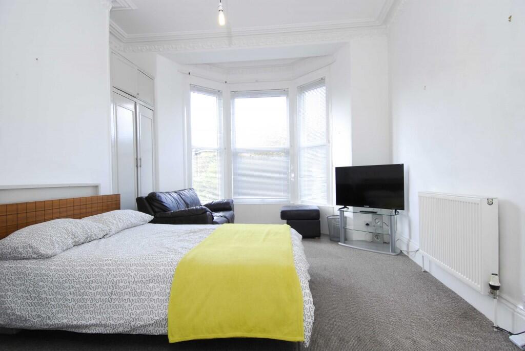36 Houndiscombe Road, Flat 1 Image 1
