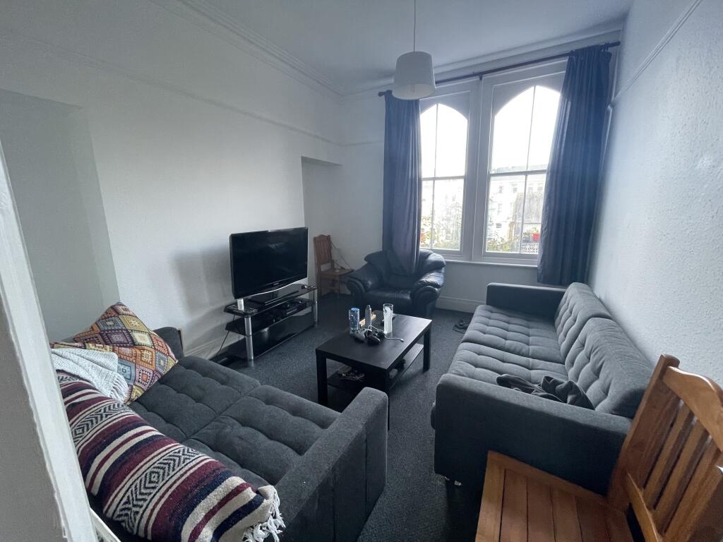 16 Napier Terrace, Maisonette Image 1