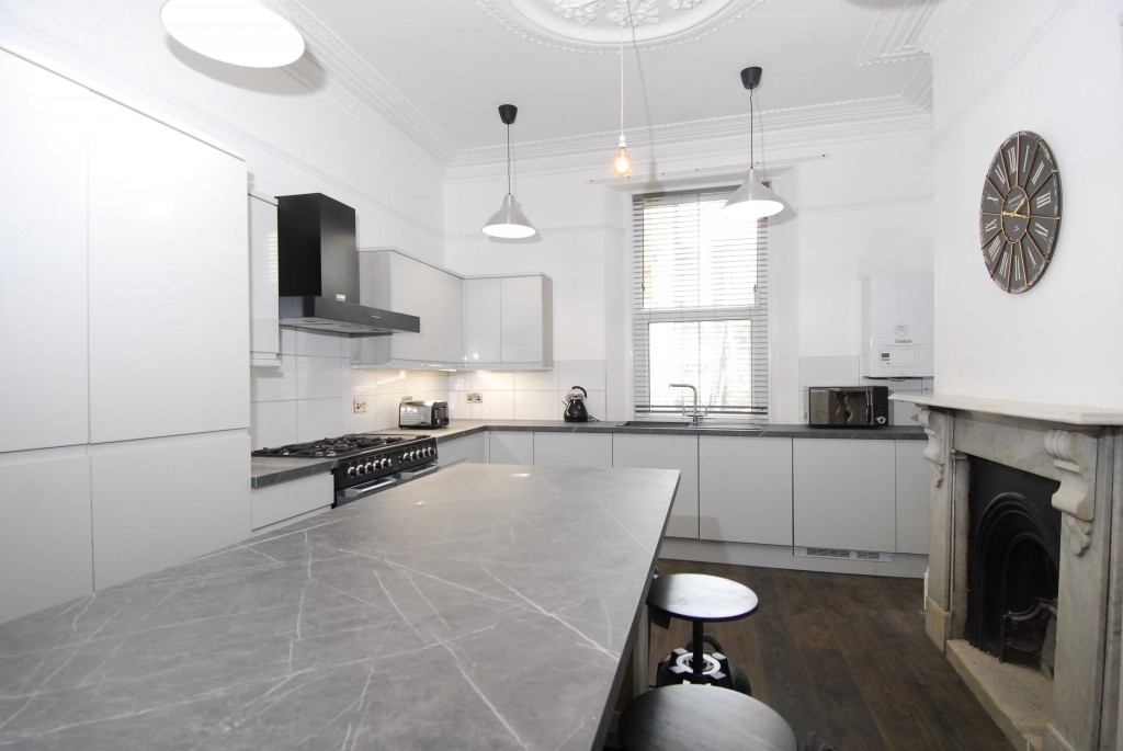 18 Alexandra Road Image 1