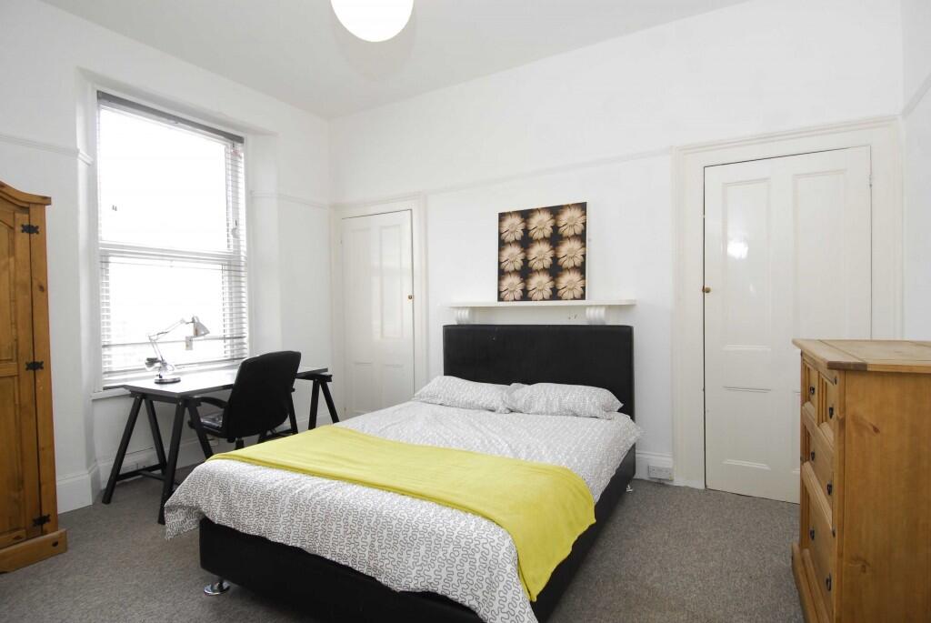 18 Alexandra Road Image 1