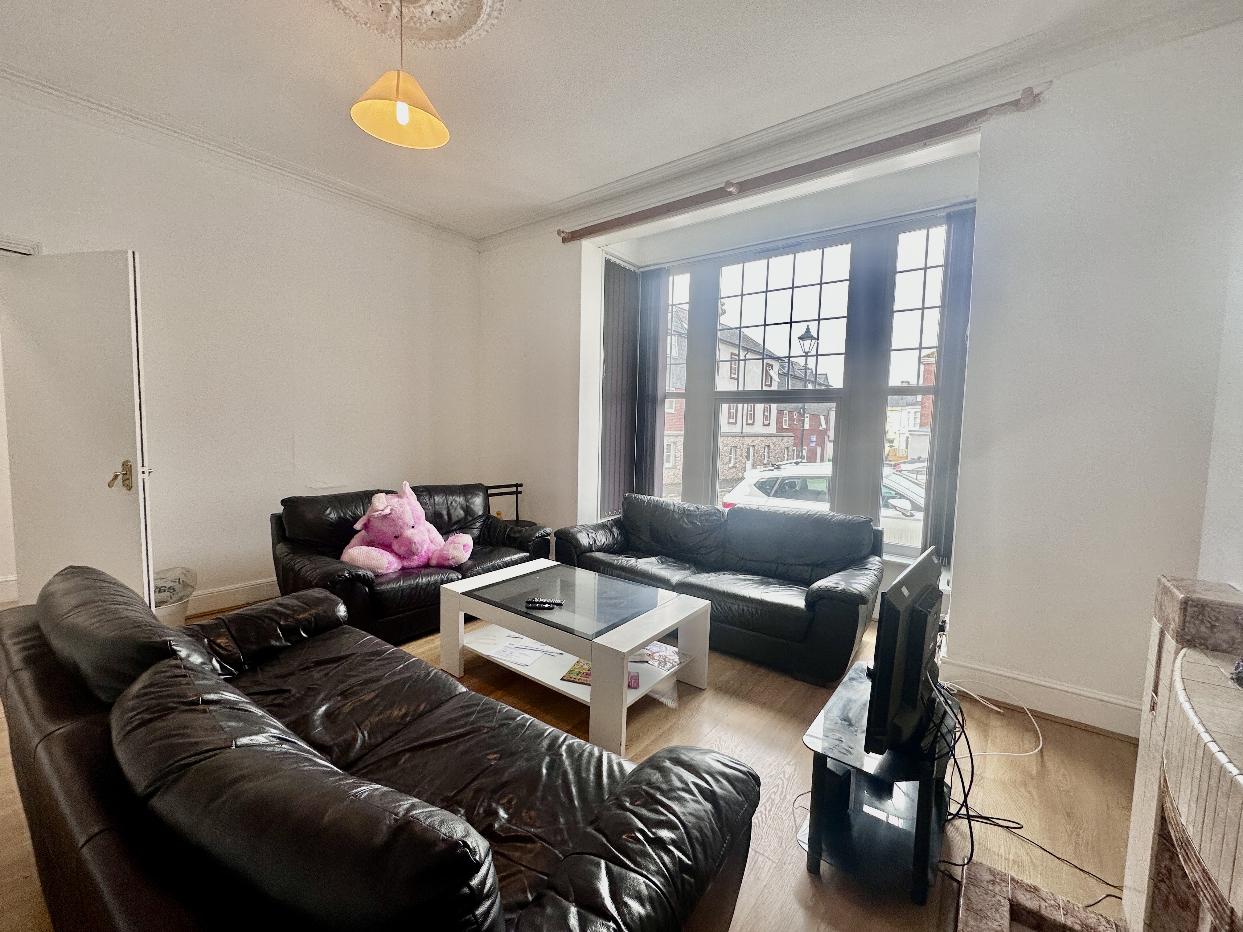 1 Bedford Park Image 1